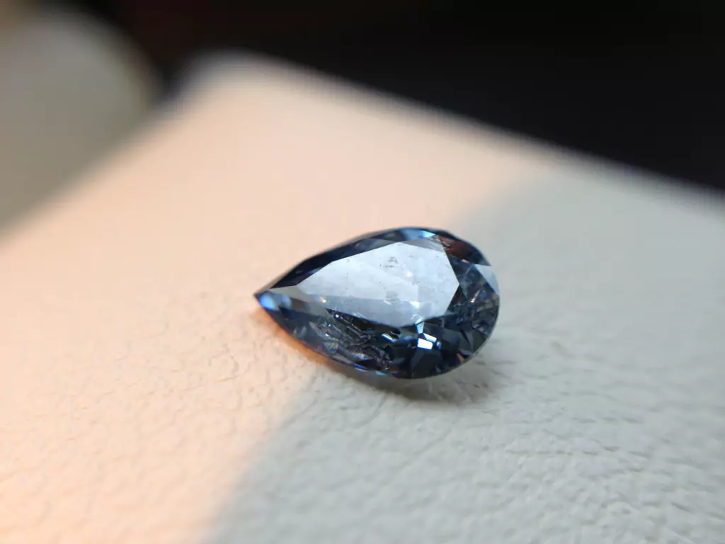 diamond-1024-768-4-683e8bc593fcd